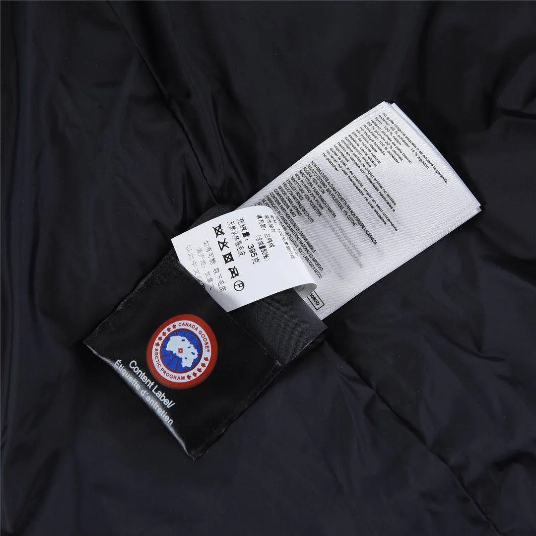 P760 Canada Goose Canada Goose #Mystique 3035LB extended parka down jacket/22 styles #women# ➖ Genuine synchronous anti-counterfeiting chip sensor! ➖ Imported 21-count polyester-cotton blended original fabric [last year’s 16-count/18-count hard fabrics have been completely eliminated, this year all use 21-count genuine synchronous fabrics, the soft mid-strap feels delicate and textured], genuine synchronous Feather-Light 10D waterproof coating fabric, made of 84.5 polyester fiber and 15.5 cotton, 100% the best feel in the entire network! ➖ The genuine official website is synchronized with the international standard 80 velvet! ➖ Using the best nylon lining with double double-layer sealing design, velvet-proof No. 7 needle + grid-filled down ready-made garments, there is 100% no so-called velvet running! ➖ The cuffs are designed with thickened seamless threads, and the collar and pockets are lined with top-quality polar fleece to keep you warm and comfortable! ➖ Yoshida YKK provides original custom-made electroplated sliders. YKK two-way lockable zippers are tight and smooth and will not peel off paint! ➖ 3M composite guarantees that the Velcro is the same as the original, durable, and all accessories and hardware are custom-made! ➖ Imported BEHRINGER embroidery machine to customize the 10,000-needle embroidery logo, 98% of which can be reproduced to restore the original logo. You can check and compare on the official website! ➖ The fur collars are all made of large pieces of Western Canadian blue wolf hide, ensuring that each fur collar is 13-15cm wide!  ⛔No slander, no exaggeration, professionalism because of focus!  SIZE: XXS XS S M L XL [Attached: Size chart]